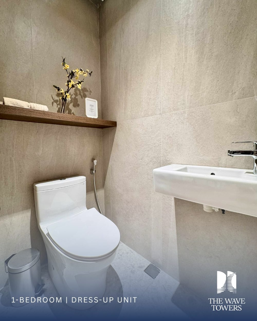 1 Bedroom dress-up unit — Powder room